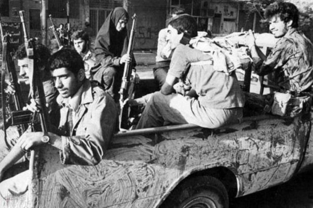 در هفته دفاع مقدس انجام شد؛ تندیس شهیده «شهناز محمدی زاده» در خرمشهر رونمایی شد