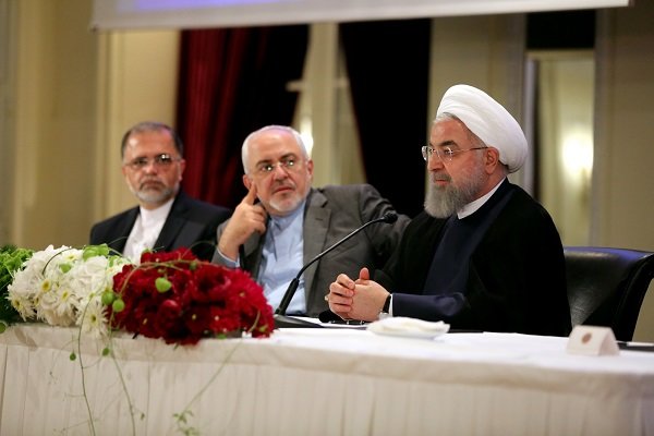 روحانی در جمع ایرانیان مقیم سوئیس:  معنی ندارد نفت ایران صادر نشود و نفت منطقه صادر شود