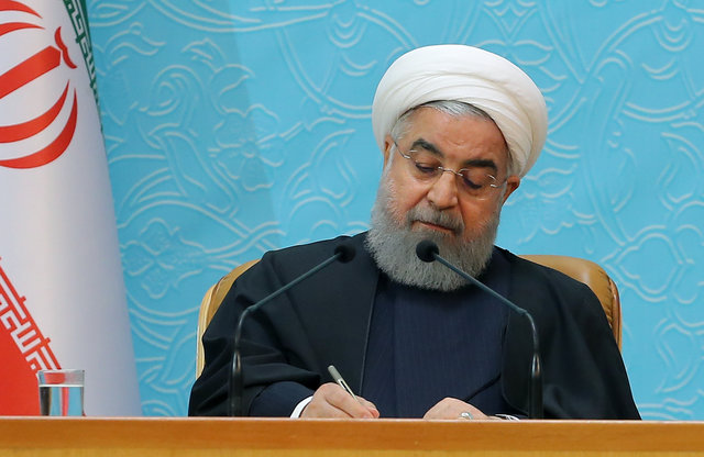 تجلیل رئیس جمهور از شرکت لوله سازی اهواز بدلیل ساخت لوله های مورد نیاز پروژه استراتژیک خط لوله انتقال نفت گوره جاسک تجلیل رئیس جمهور از شرکت لوله سازی اهواز بدلیل ساخت لوله های مورد نیاز پروژه استراتژیک خط لوله انتقال نفت گوره جاسک