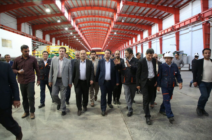 وزیر صنعت، معدن و تجارت در بازدید از واحدهای صنعتی شهرک صنعتی شباب : استان ایلام در آغاز مسیر صنعتی شدن است وزیر صنعت، معدن و تجارت در بازدید از واحدهای صنعتی شهرک صنعتی شباب : استان ایلام در آغاز مسیر صنعتی شدن است