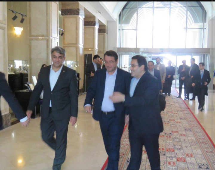 وزیر صنعت، معدن و تجارت ایران وارد باکو شد
