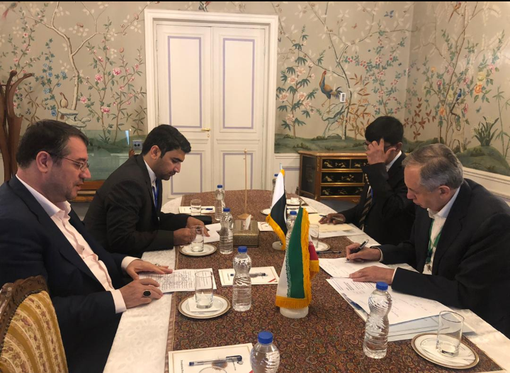 در دیدار با مشاور نخست وزیر پاکستان در امور بازرگانی و صنعت عنوان شد : تاکید وزیر صنعت، معدن و تجارت بر رفع موانع تجارت با پاکستان